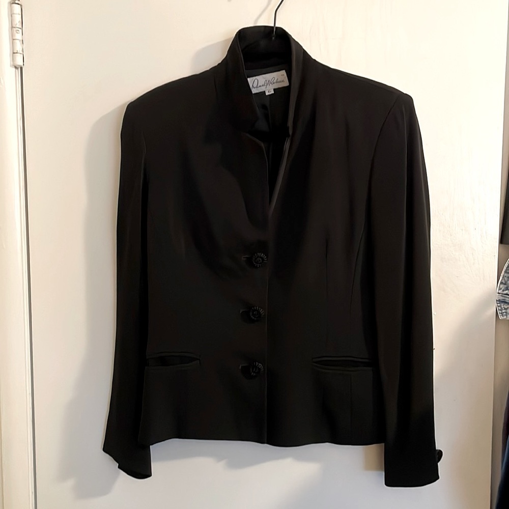 Vintage black size 6 lightly cropped black blazer with awesome buttons